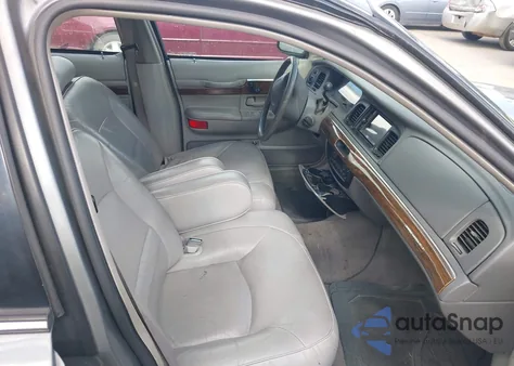 1998 Mercury Grand Marquis из США, поврежденный, VIN 2MEFM75W2WX650946